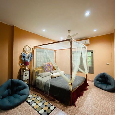 Beachfront Bungalow South Of プーケット エクステリア 写真