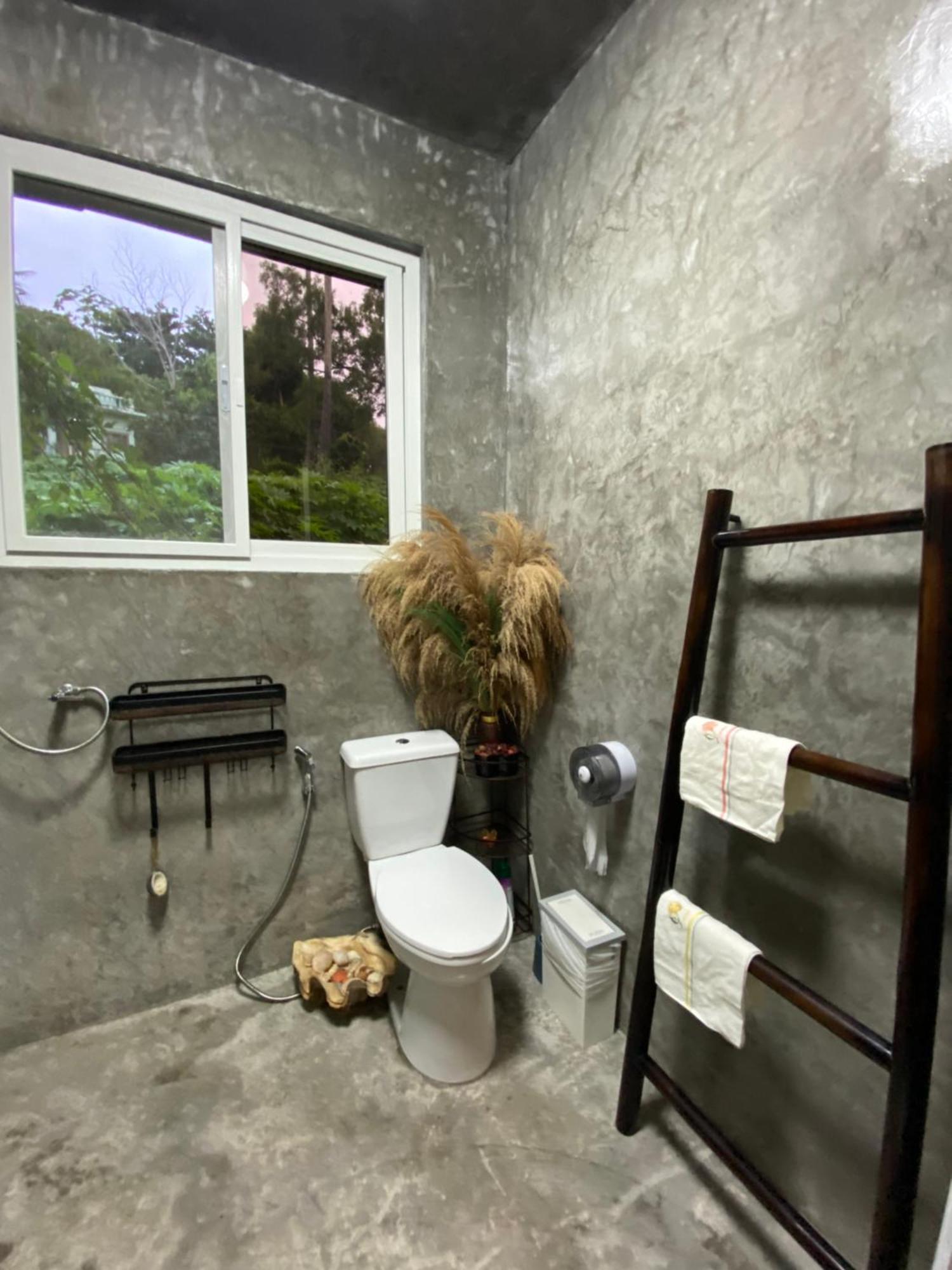 Beachfront Bungalow South Of プーケット エクステリア 写真