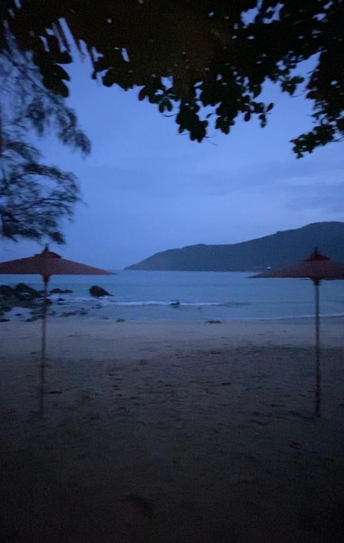 Beachfront Bungalow South Of プーケット エクステリア 写真