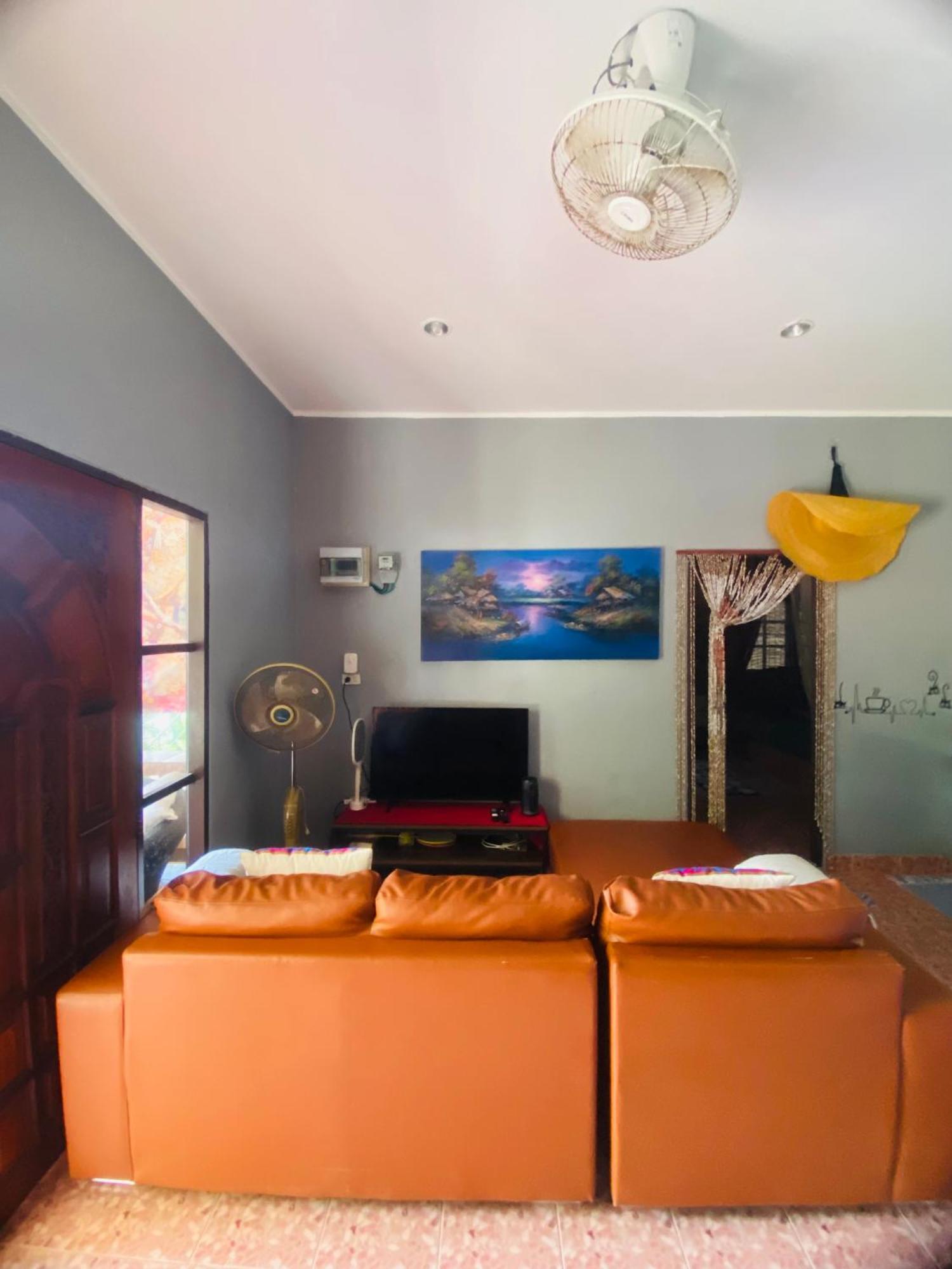 Beachfront Bungalow South Of プーケット エクステリア 写真