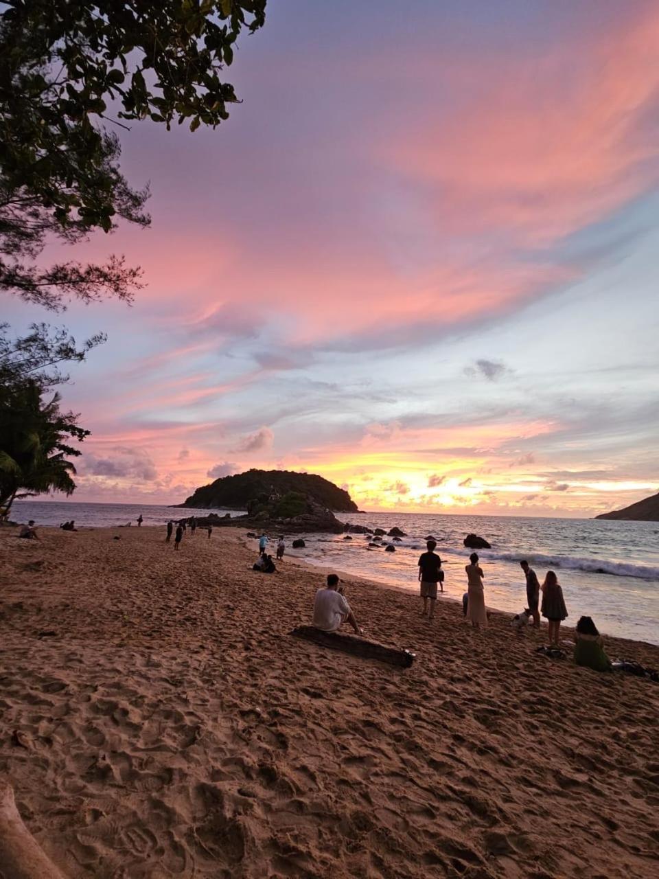 Beachfront Bungalow South Of プーケット エクステリア 写真